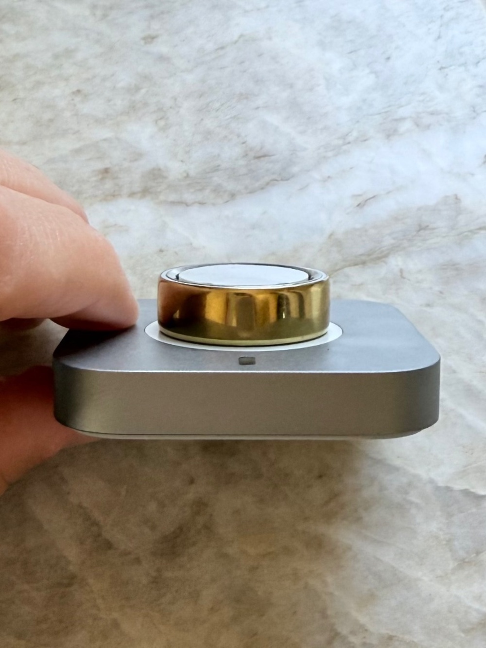 Oura ring 4 (Gold) size 9